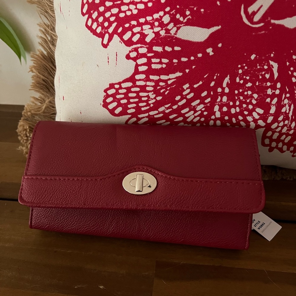 Red wallet